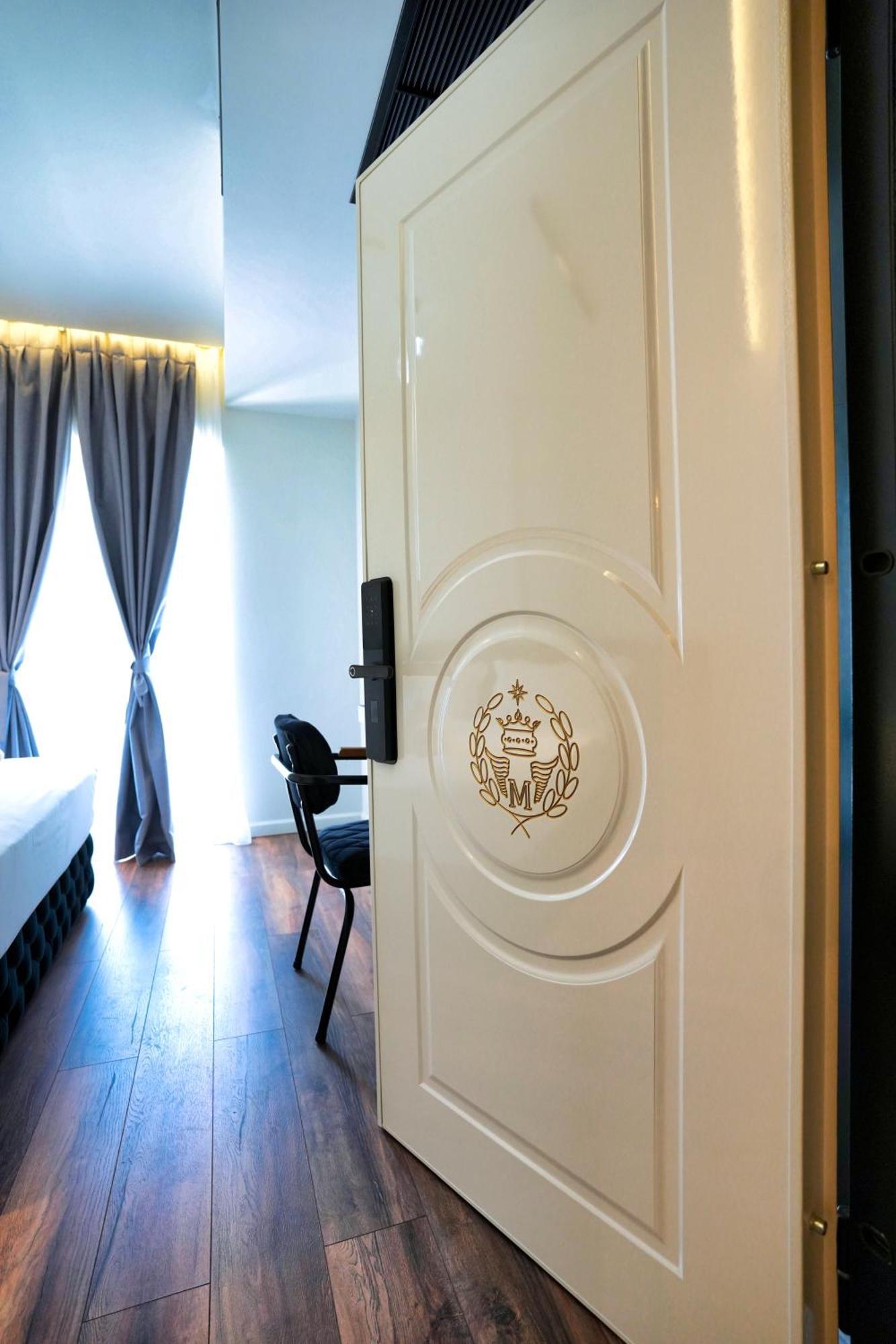 Boutique Empire Of Martin Hotel